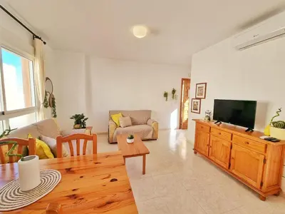 Una televisión o centro de entretenimiento en SOL, PLAYA y MAR III Cabo de Gata Almería