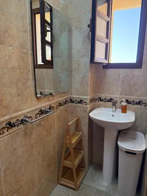 Un baño de Desert Springs Resort Golf y piscina duplex exclusivo