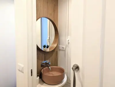Un baño de Casa Varykino - Terraza con Vistas al Mar - 100 Metros de la Playa