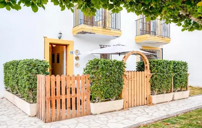 Jardín al aire libre en Lovely Home In Vera With Swimming Pool