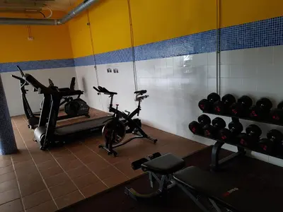 Gimnasio o instalaciones de fitness de Al Andalus Thalassa I VERARENTAL-COM