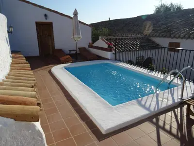 Piscina en o cerca de Cortijo Romero