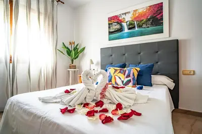 Cama o camas de una habitación en Villa Adelina en Turre, Almería, Villa de lujo con piscina privada cerca de las playas de Mojácar