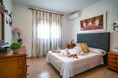 Cama o camas de una habitación en Villa Adelina en Turre, Almería, Villa de lujo con piscina privada cerca de las playas de Mojácar