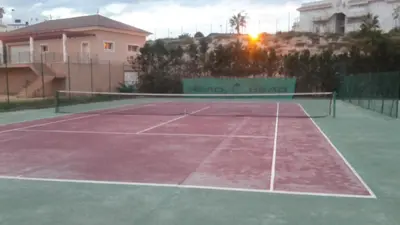 Instalaciones para jugar a tenis o squash en Apartamento Relax o alrededores