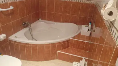 Un baño de Urbanización Naturista Torremar Natura