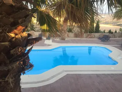 Piscina en o cerca de Alojamientos Cuevas Pinomojon