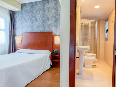 Un baño de Torreluz Apartamentos