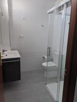 Un baño de Lecoron