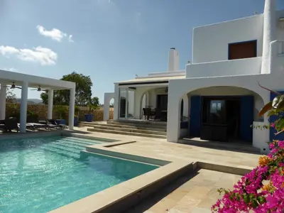 Piscina en o cerca de Villa Teresa