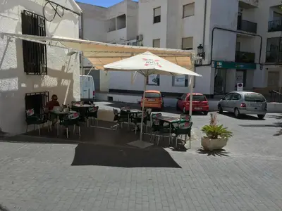 Edificio en el que se encuentra el hostal o pensión