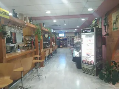 Un restaurante o sitio para comer en Hotel Mirasierra