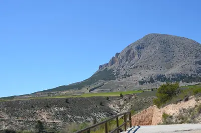 Vista general de una montaña o vista desde la casa o chalet