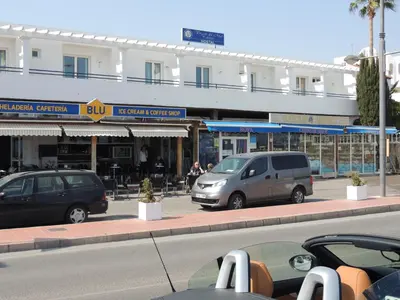 Edificio en el que se encuentra el hostal o pensión