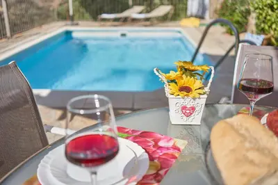 Comida en o cerca of this country house