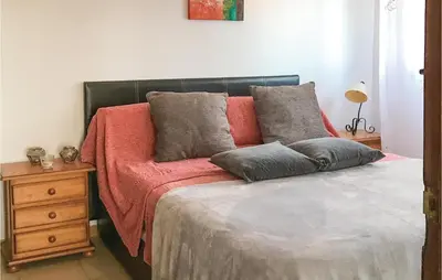 Cama o camas de una habitación en Lovely Apartment In Roquetas De Mar