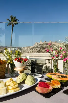 Comida en o cerca de este hotel