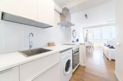 Una cocina o zona de cocina en Trendy Homes Paradise
