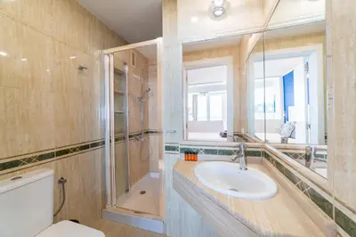 Un baño de Trendy Homes Paradise