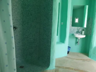 Un baño de Al Jatib