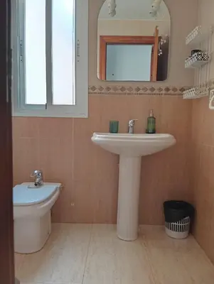 Un baño de One-bedroom flat 200m from the beach