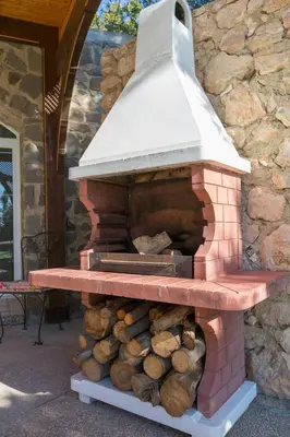 Barbacoa disponible para clientes en el apartamento