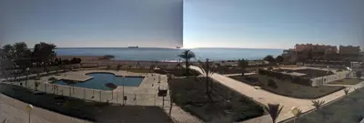 Piscina en o cerca de vista al mar