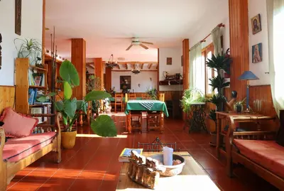 Zona de estar de Hotel los Bérchules
