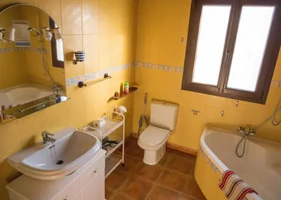 Un baño de Private villa large pool elevated quiet secluded location, near Mojacar