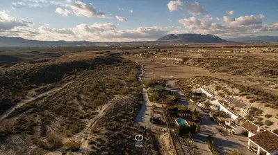 Paisaje cerca of this country house