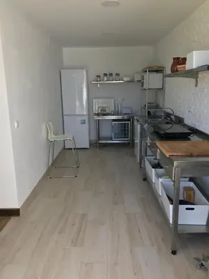Una cocina o zona de cocina en 1 de 17 CASA CON JARDÍN PRIVADO A 200m DE LA PLAYA.