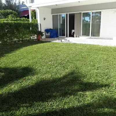 1 de 17 CASA CON JARDÍN PRIVADO A 200m DE LA PLAYA.
