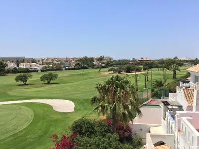 Instalaciones para jugar al golf en el apartamento o alrededores