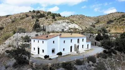 Paisaje cerca of this country house