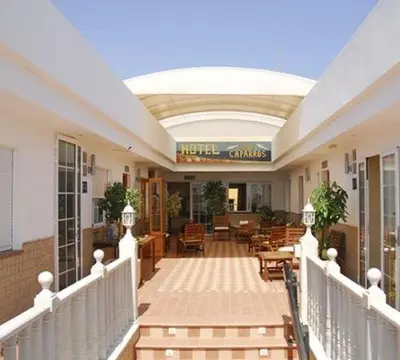 Un restaurante o sitio para comer en Hotel Donde Caparrós