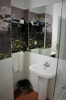Un baño de Hostal Arco Plaza