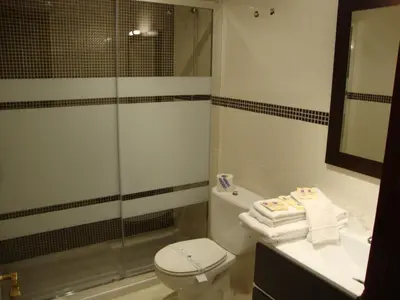 Un baño de Hotel Lucero