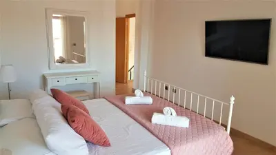 Cama o camas de una habitación en Chalet Irlanda - 5 bedrooms PRIVATE HOUSE 300M FROM BEACH