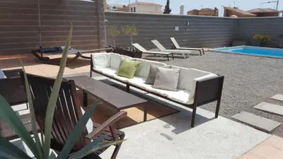 Piscina en o cerca de Chalet Irlanda - 5 bedrooms PRIVATE HOUSE 300M FROM BEACH
