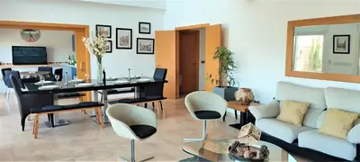 Una televisión o centro de entretenimiento en Chalet Irlanda - 5 bedrooms PRIVATE HOUSE 300M FROM BEACH
