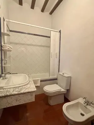 Un baño de Hotel Casa de los Arcos