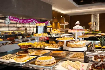 Comida en o cerca de este hotel