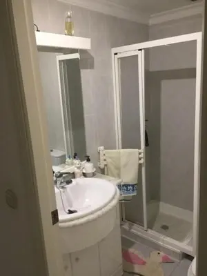 Un baño de 1 Calle del Mar Apartamento