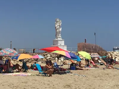 Playa de o cerca de este apartamento