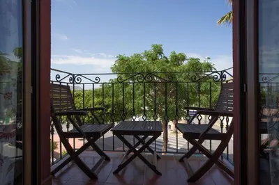 Un balcón o terraza de Hotel-Apartamento Carolina y Vanessa