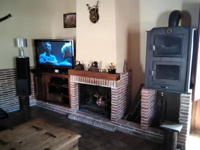 Una televisión o centro de entretenimiento en Estudio Rustico