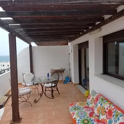 Coqueto ático con vistas al mar