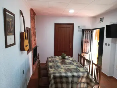 Una televisión o centro de entretenimiento en Cueva Tradicional El capricho