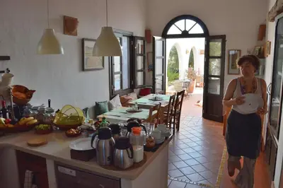 Comida en o cerca of this country house
