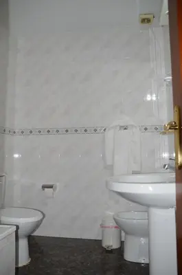 Un baño de LABELLA - Hostal Rural Restaurante